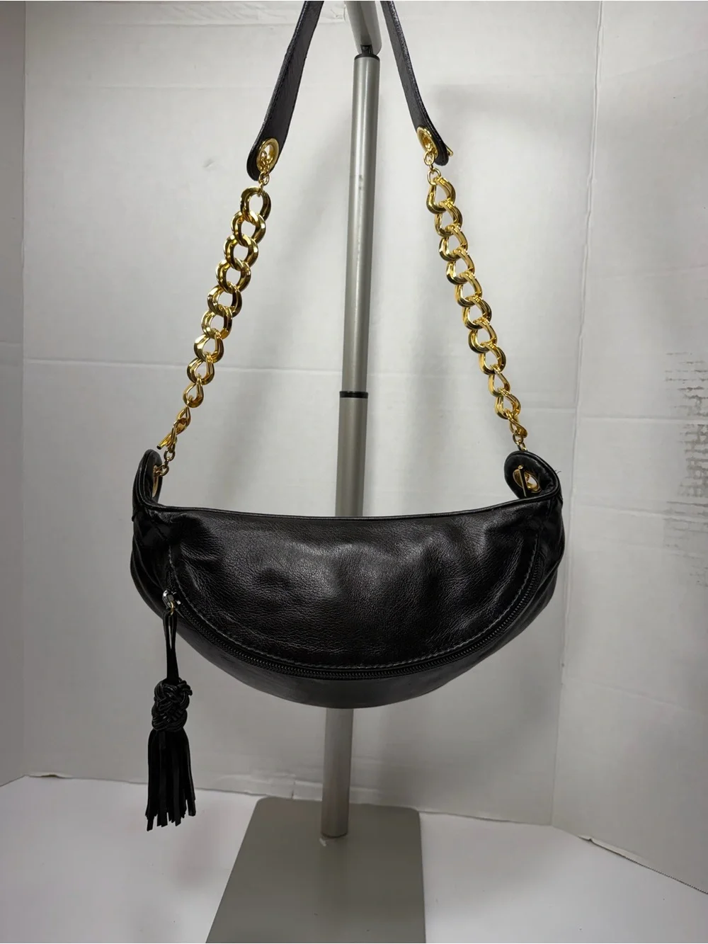 VINTAGE BOTTEGA VENETA Black Leather Shoulder Bag with Gold Chain Strap